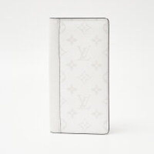 Louis Vuitton Portefeuille Brazza Bifold Long Wallet Taiga Leather White